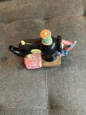 EUC Cardinal Inc. Hand-Painted Ceramic Vintage Sewing Machine Teapot